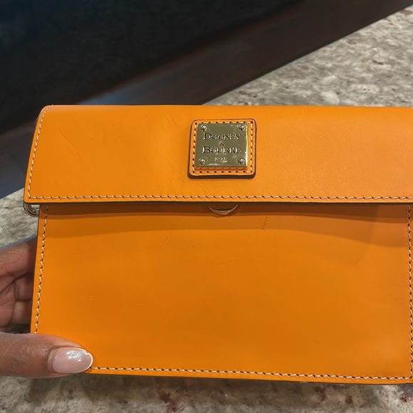 Authentic Dooney & Bourke Handbag - Picture 12 of 12